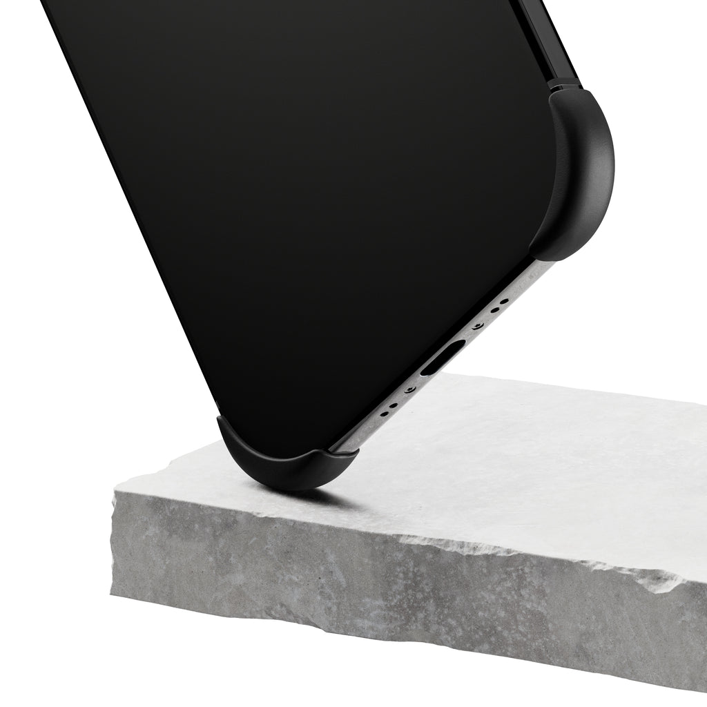 EKE minimalistische iPhone 17 Air Hülle in Schwarz mit Eckenschutz, Unteransicht