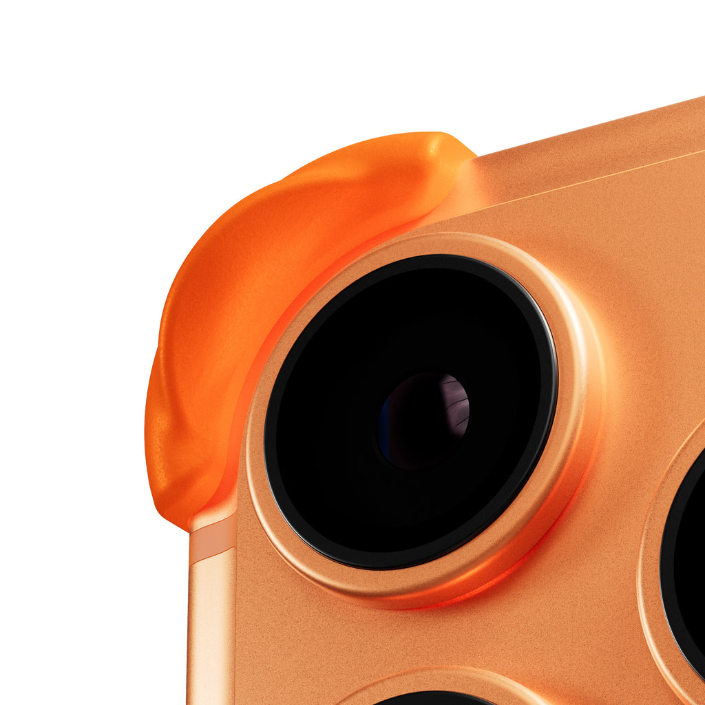 EKE minimalistische iPhone 17 Pro Hülle in Orange mit Eckenschutz, Detailansicht der Kamera Linse
